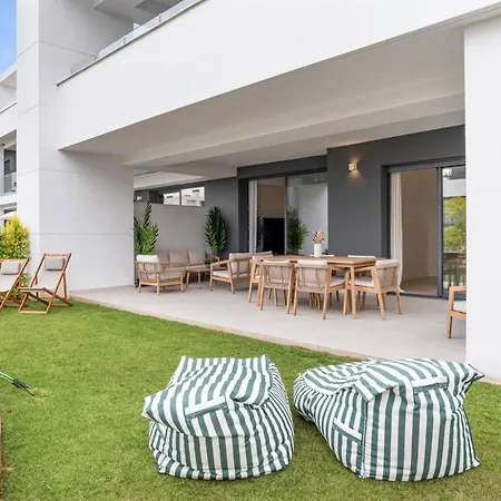 Vanian 16 Apartment *